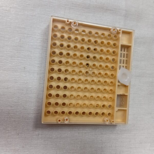 Second image of Système d'élevage de reines cupularve Nicot